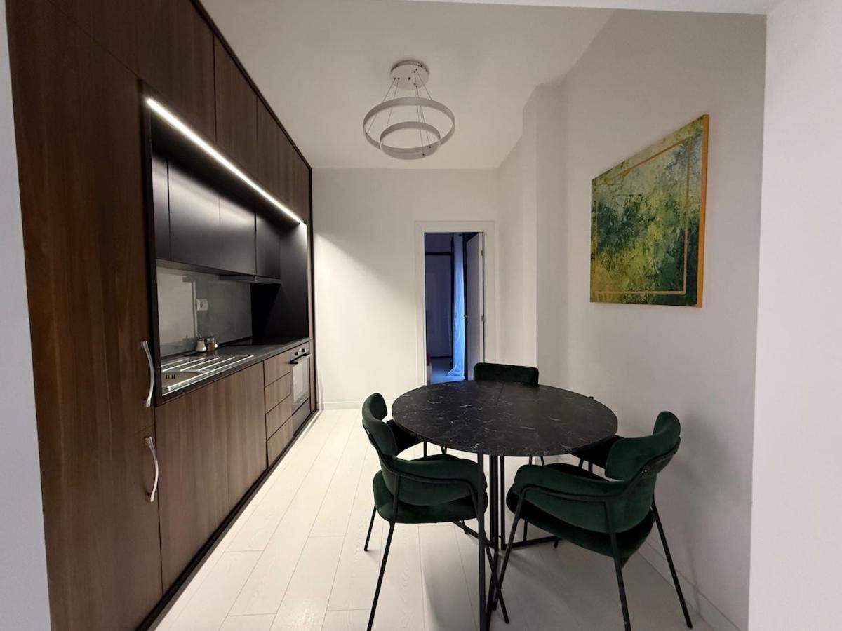 Modern Center Apartman *